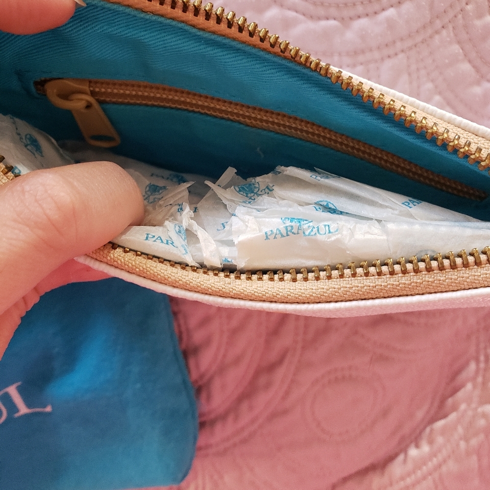 Brand new Parazul white wristlet - Picture 2 of 4